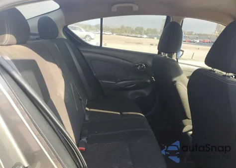 2016 Nissan Versa S z USA, uszkodzony, nr VIN 3N1CN7AP8GL861932